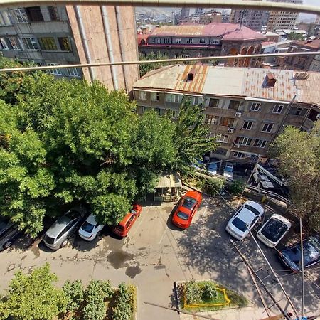 Gevorg'S Appartment Yerevan Bagian luar foto