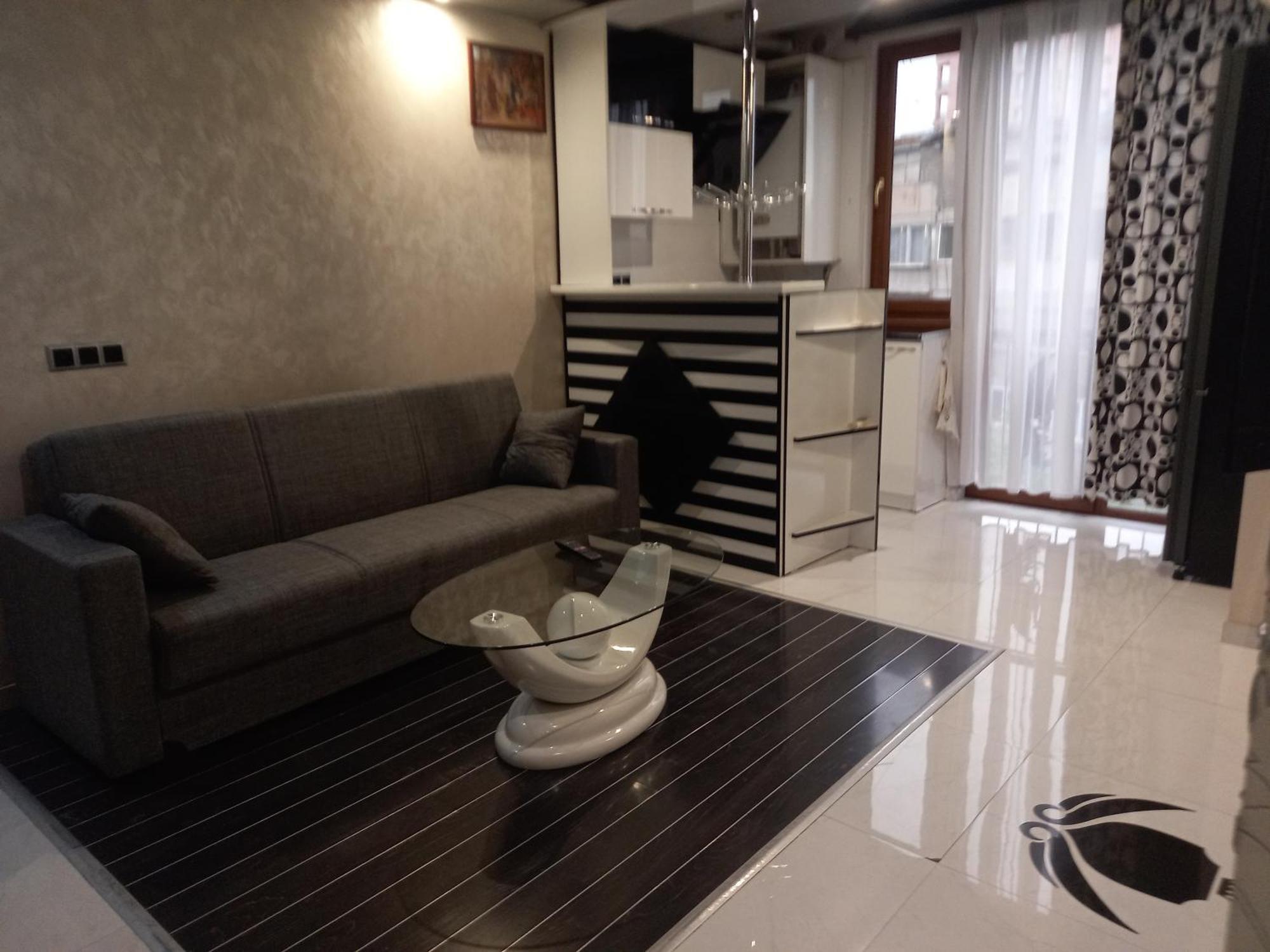 Gevorg'S Appartment Yerevan Bagian luar foto