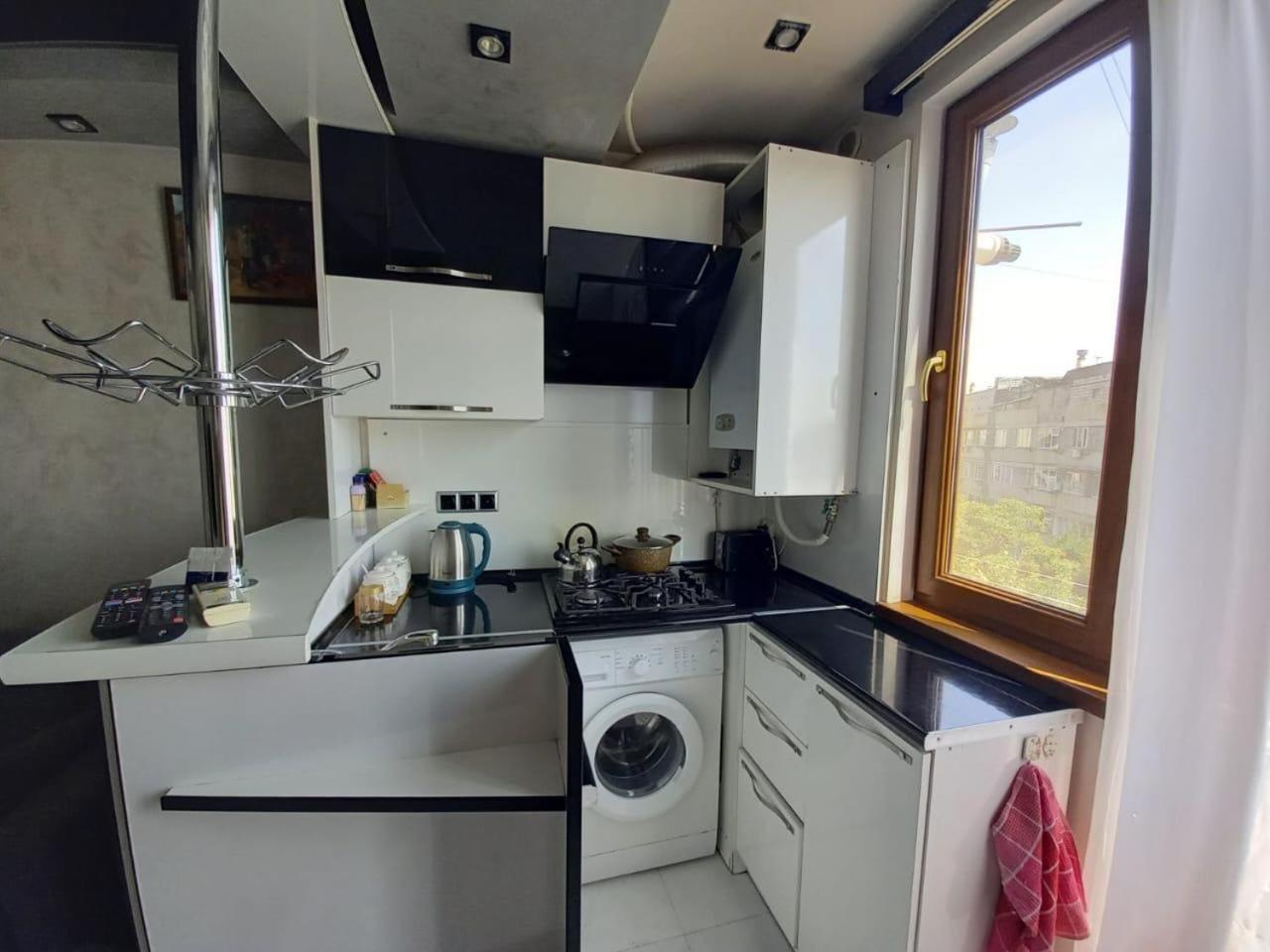 Gevorg'S Appartment Yerevan Bagian luar foto