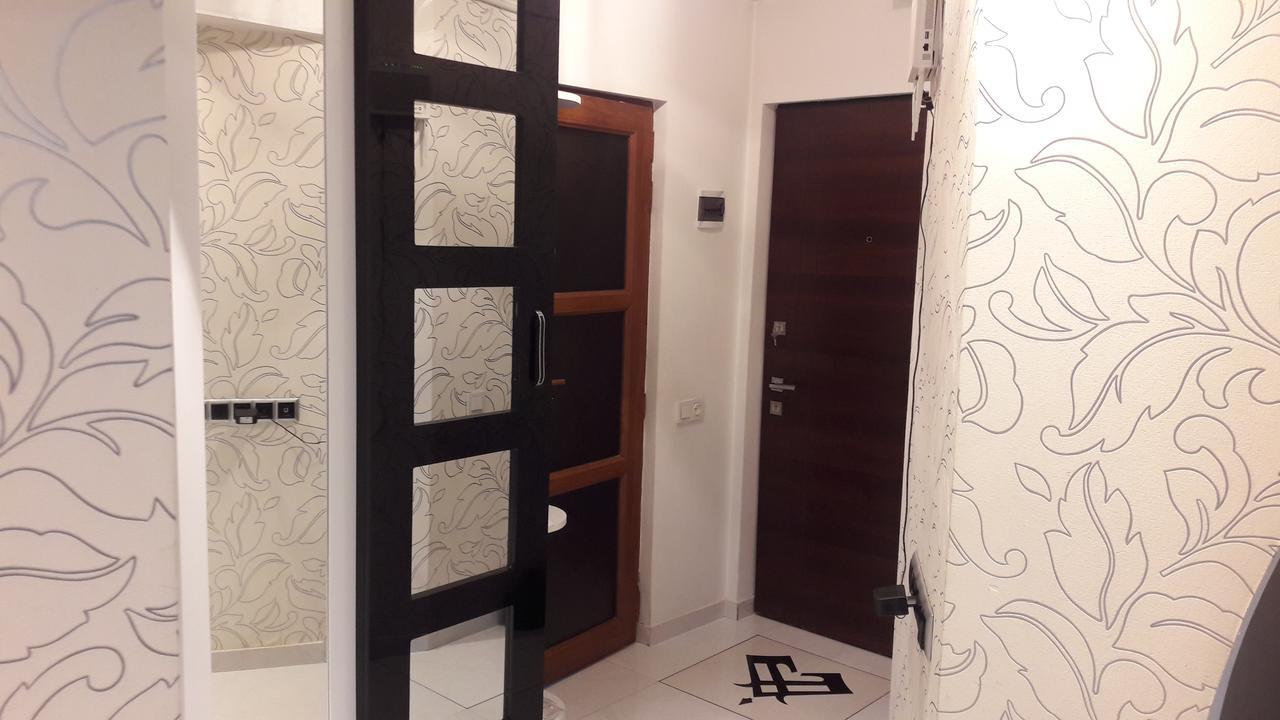 Gevorg'S Appartment Yerevan Bagian luar foto